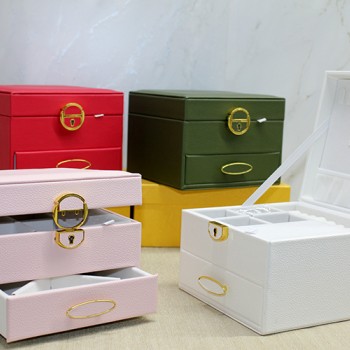 16x16 cm Deri Kaplamalı Makyaj Ve Takı Kutusu 