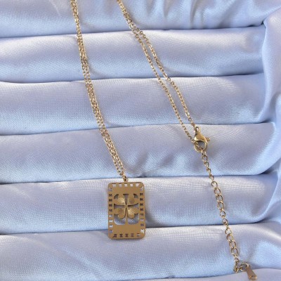 316L Altın Renk İşlemeli Yonca Model Vintage Kolye