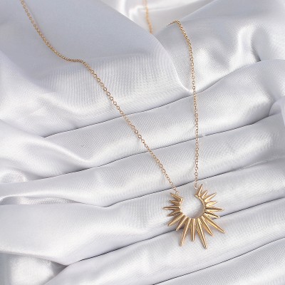 316L Çelik Gold Renk Güneş Model Vintage Kadın Kolye
