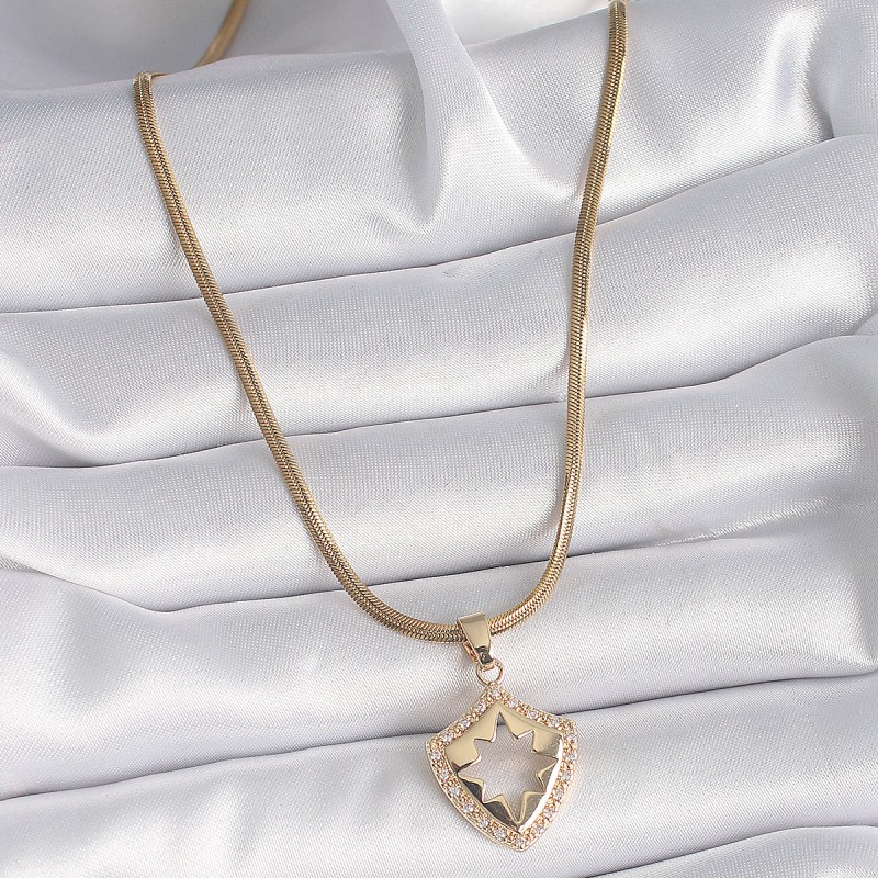 316L Çelik Gold Renk İtalyan Zincir Zirkon Taşlı Kutup Yıldız İşleme Kadın Kolye