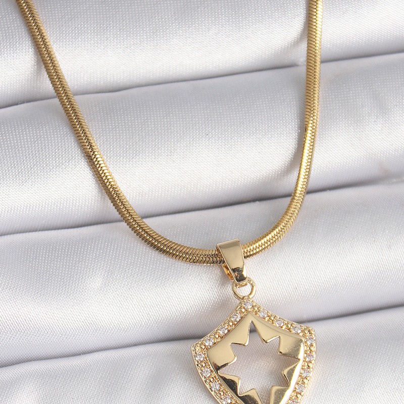 316L Çelik Gold Renk İtalyan Zincir Zirkon Taşlı Kutup Yıldız İşleme Kadın Kolye