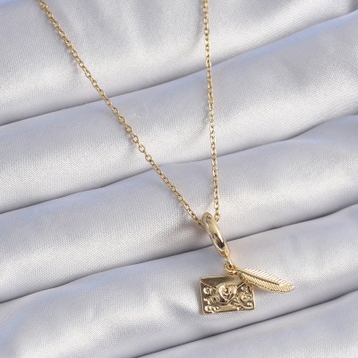 316L Çelik Gold Renk Kalp Detay Mektup Figür Charm Model Kadın Kolye