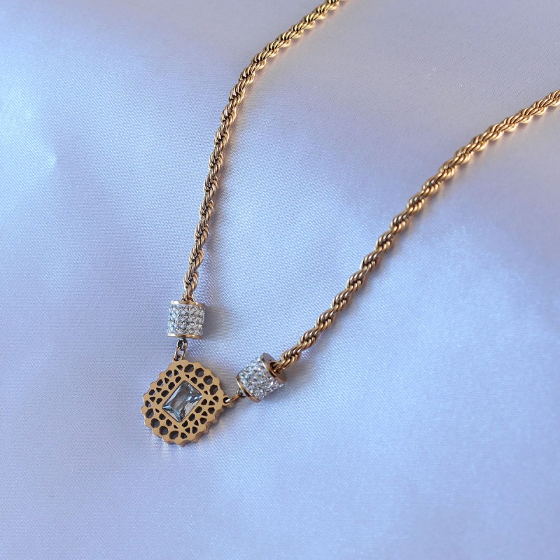 316L Çelik Gold Renk Lotus Model Zirkon Taşlı Burgu Zincir Kadın Kolye