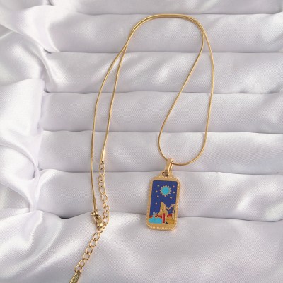 316L Çelik Gold Renk Mavi Mineli Kız Figür Tarot Kolye