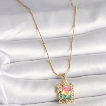 316L Çelik Gold Renk Renkli Zirkon Taşlı Kelebek İşlemeli Portre Model Kadın Kolye