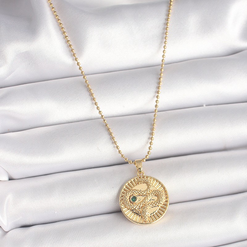 316L Çelik Gold Renk Topçuk Zincir Yılan İşlemeli Zirkon Taş Detaylı Madalyon Model Kadın Kolye