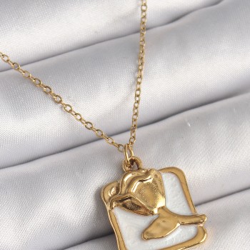 316L Çelik Gold Renk Zincir Beyaz Mineli Gül Portre Model Kadın Kolye