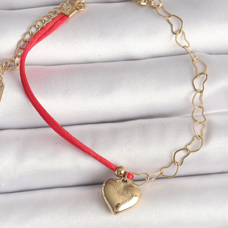 316L Çelik Gold Renk Zincir Kırmızı İp Model Sallantı Kalp Figür İşleme Detaylı Kadın Bileklik
