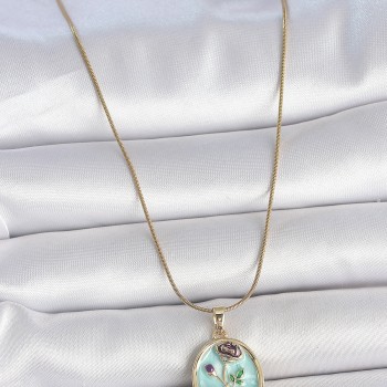 316L Çelik Gold Renk Zincir Mavi Çiçek İşlemeli İnci Detay Portre Model Kadın Kolye