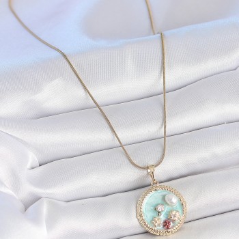316L Çelik Gold Renk Zincir Mavi Mineli İnci Çiçek İşlemeli Zirkon Taş Detaylı Madalyon Model Kadın Kolye