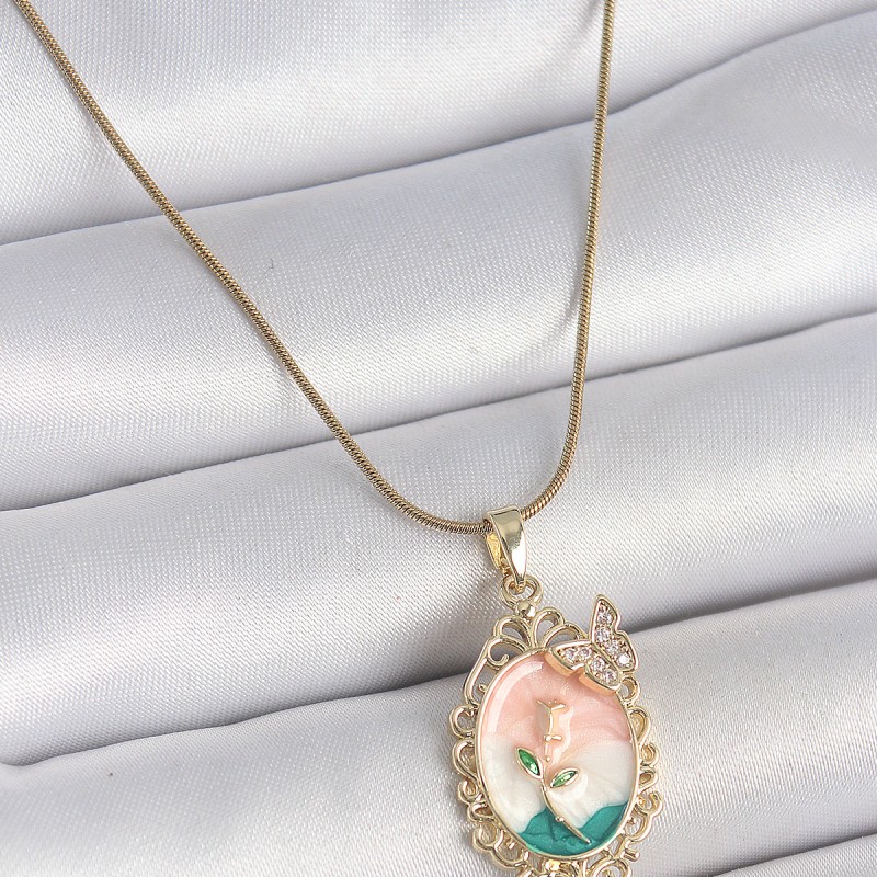 316L Çelik Gold Renk Zincir Mix Çiçek İşlemeli Zirkon Taş Detaylı Portre Model Kadın Kolye