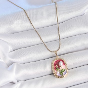 316L Çelik Gold Renk Zincir Mix İncili Çiçek İşlemeli Portre Model Kadın Kolye