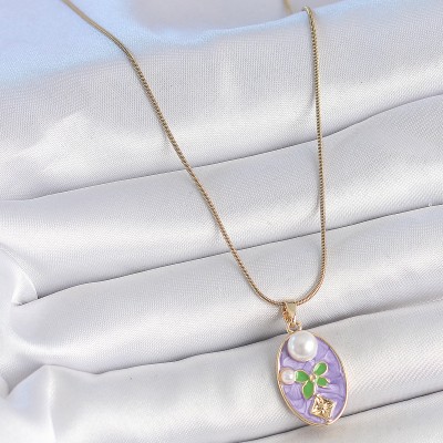 316L Çelik Gold Renk Zincir Mor Mineli Oval İncili Çiçek İşlemeli Portre Model Kadın Kolye