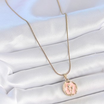 316L Çelik Gold Renk Zincir Pembe Mineli Çiçek İşlemeli Portre Model Kadın Kolye