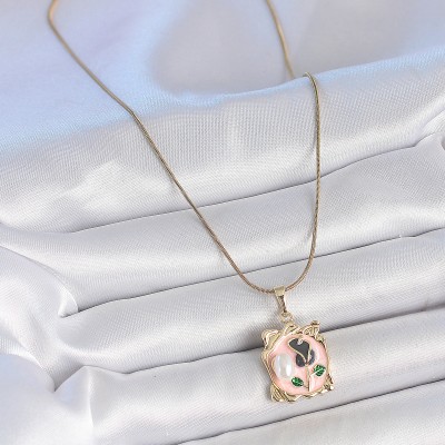 316L Çelik Gold Renk Zincir Pembe Mineli Çiçek İşlemli İnci Detay Portre Model Kadın Kolye