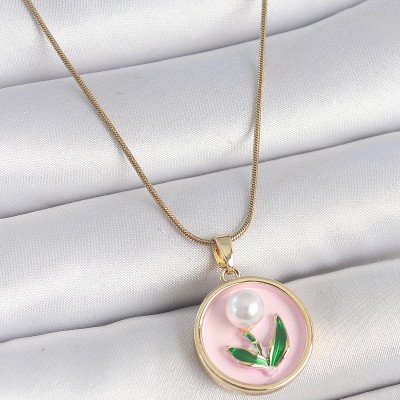 316L Çelik Gold Renk Zincir Pembe Mineli İncili Çiçek İşlemeli Portre Model Kadın Kolye