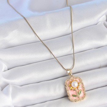 316L Çelik Gold Renk Zincir Pembe Mineli İncli Papatya Model Portre Kadın Kolye