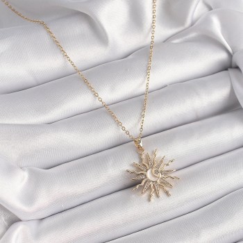 316L Çelik Gold Renk Zincir Renkli Zirkon Taşlı Sedefli Ay İşleme Detay Kadın Kolye