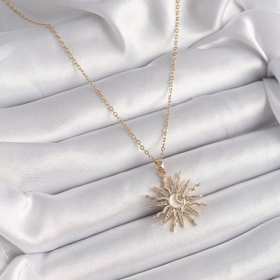 316L Çelik Gold Renk Zincir Renkli Zirkon Taşlı Sedefli Ay İşleme Detay Kadın Kolye