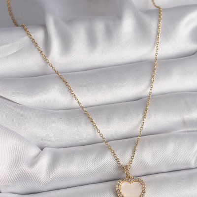 316L Çelik Gold Renk Zincir Zirkon Taşlı Beyaz Mineli Kalp Model Kadın Kolye