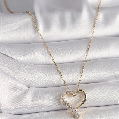 316L Çelik Gold Renk Zincir Zirkon Taşlı Kalp Model Kadın Kolye