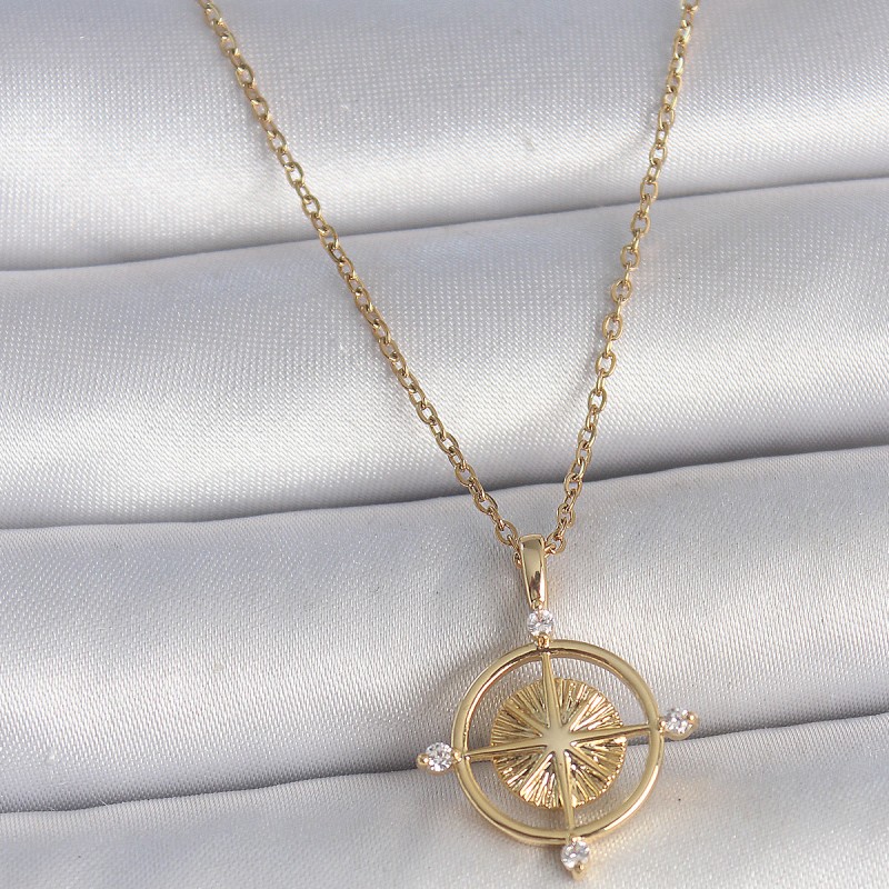316L Çelik Gold Renk Zincir Zirkon Taşlı Pusula Model Kadın Kolye