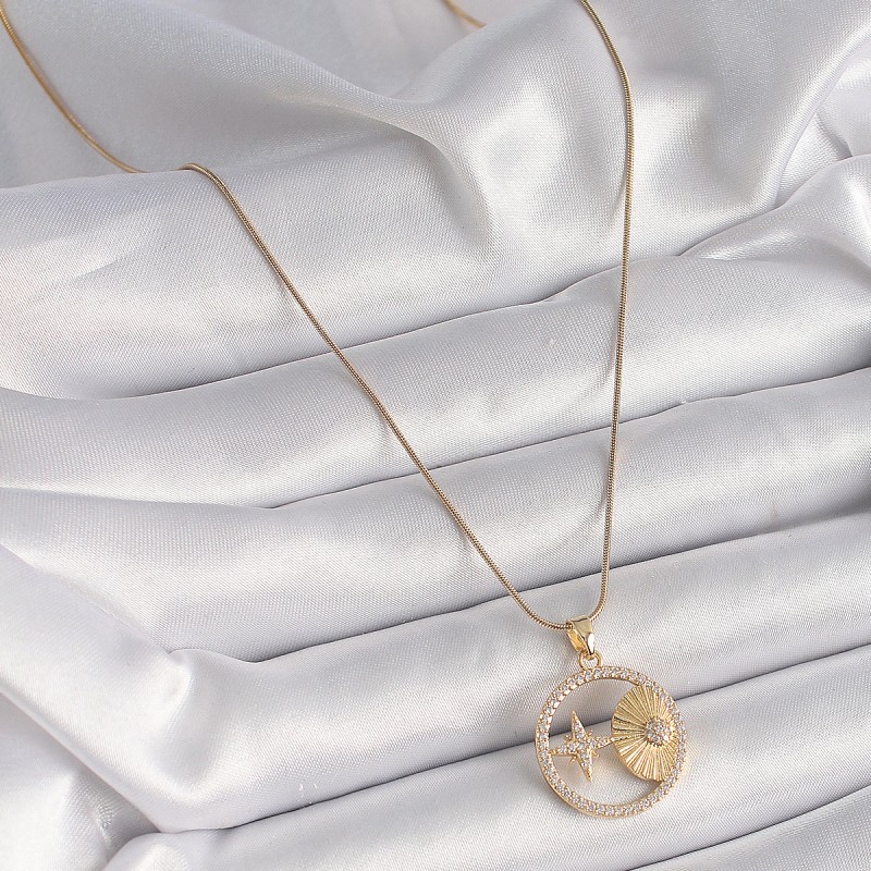 316L Çelik Gold Renk Zincir Zirkon Taşlı Yıldız İşleme Madalyon Model Kadın Kolye