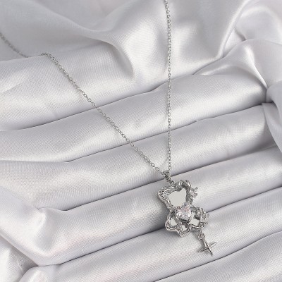 316L Çelik Gümüş Renk Ayna Ayıcık Model Zirkon Taşlı Kalp Detay Kadın Kolye