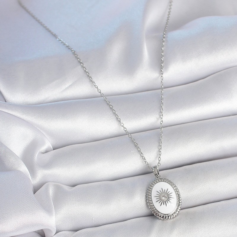 316L Çelik Gümüş Renk Beyaz Mineli Güneş İşlemeli Nazar Boncuk Detay Madalyon Model Kadın Kolye