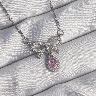 316L Çelik Gümüş Renk Fiyonk Detay Pembe Zirkon Taşlı Damla Kolye