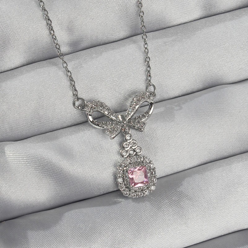 316L Çelik Gümüş Renk Fiyonk Detay Pembe Zirkon Taşlı Tektaş Kolye