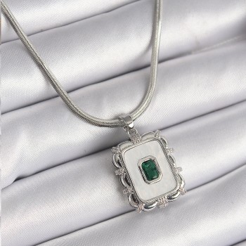 316L Çelik Gümüş Renk İtalyan Zincir Beyaz Sedefli Kare Portre Model Zümrüt Taş Detay Kadın Kolye