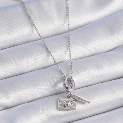 316L Çelik Gümüş Renk Kalp Detay Mektup Figür Charm Model Kadın Kolye