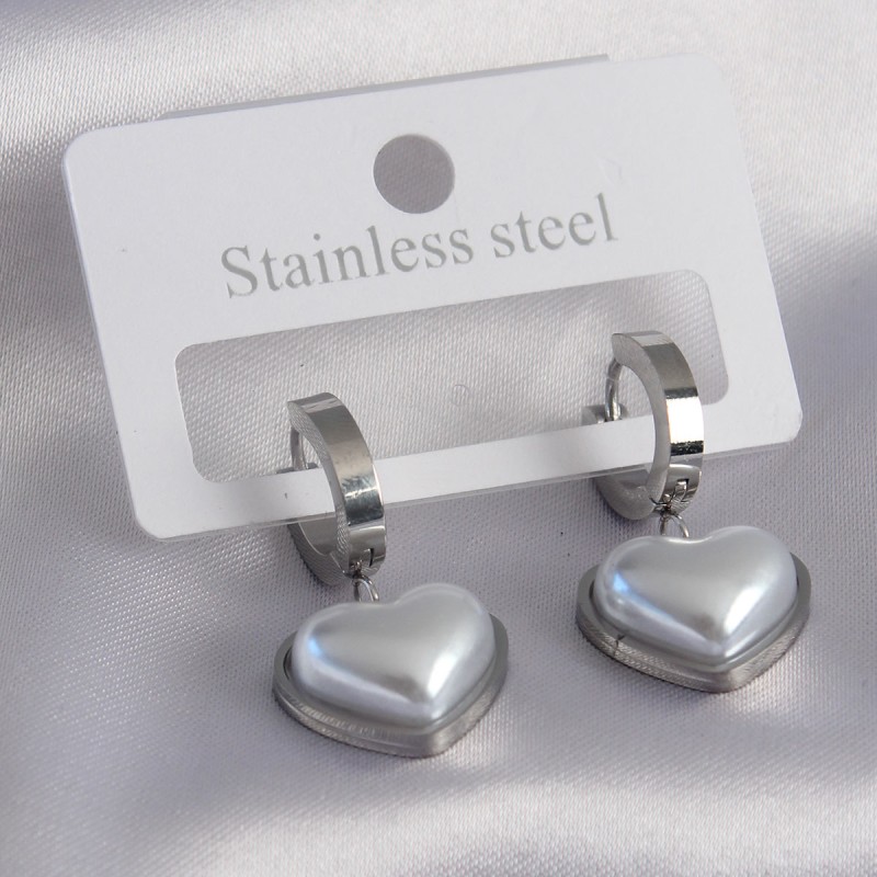316L Çelik Gümüş Renk Kalp Model Kadın Küpe