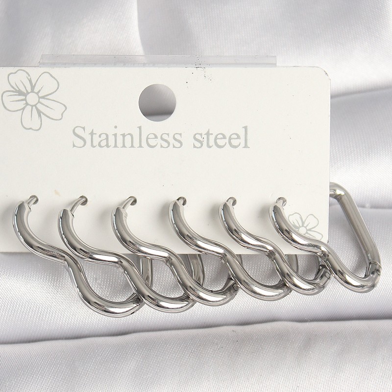 316L Çelik Gümüş Renk Kalp Model Kadın Küpe Seti