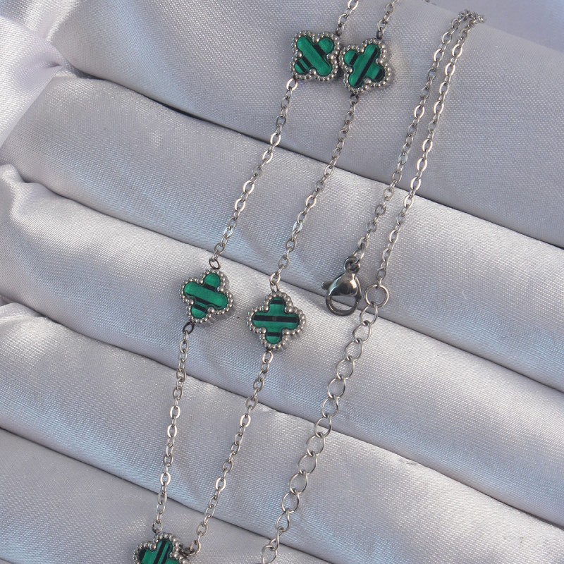 316L Çelik Gümüş Renk Minimal Yeşil Mineli Yonca Kolye