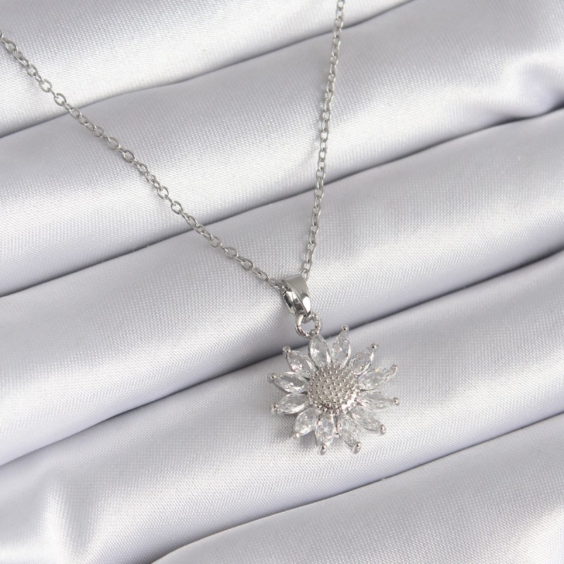 316L Çelik Gümüş Renk Papatya Model Kadın Kolye