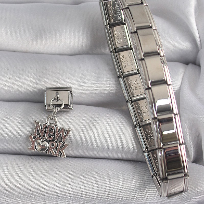 316L Çelik Gümüş Renk Sallantı New York Yazı Model Nomination Charm