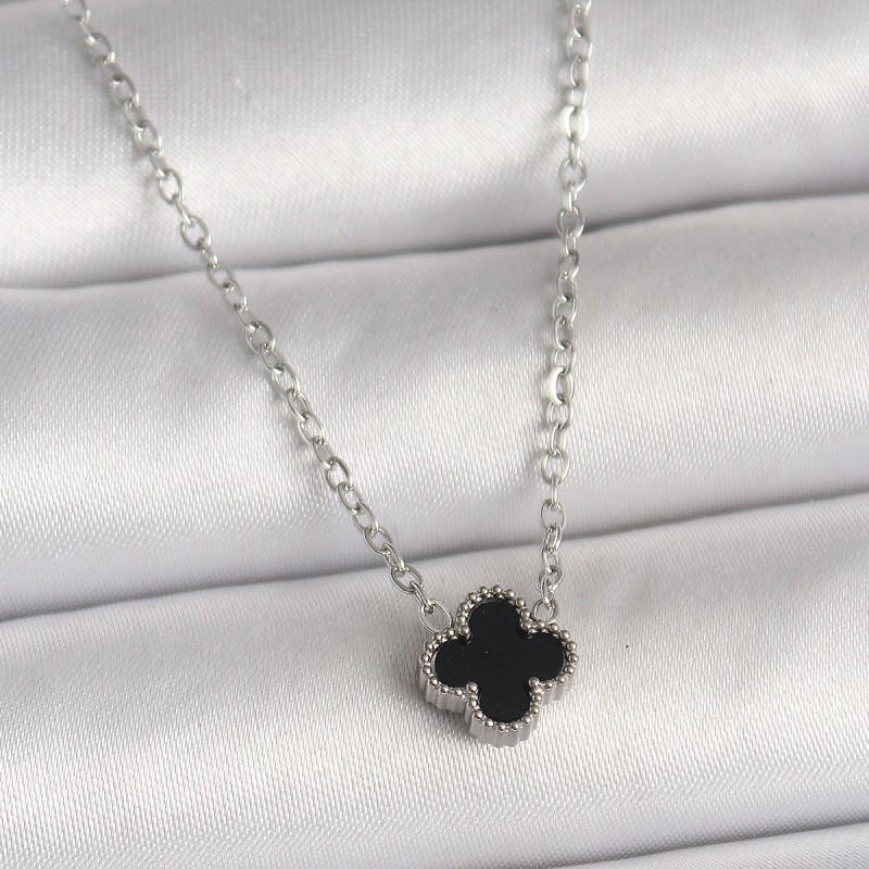 316L Çelik Gümüş Renk Siyah Yonca Model Kadın Kolye