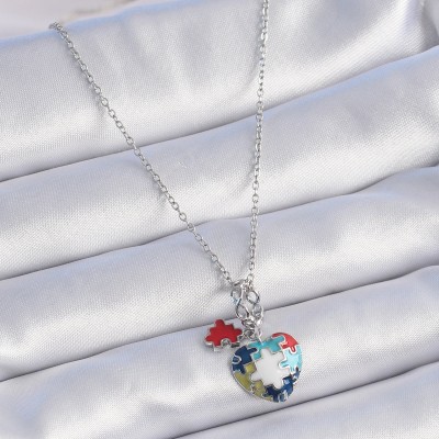 316L Çelik Gümüş Renk Yapboz Motif Kalp Figür Charm Model Kadın Kolye