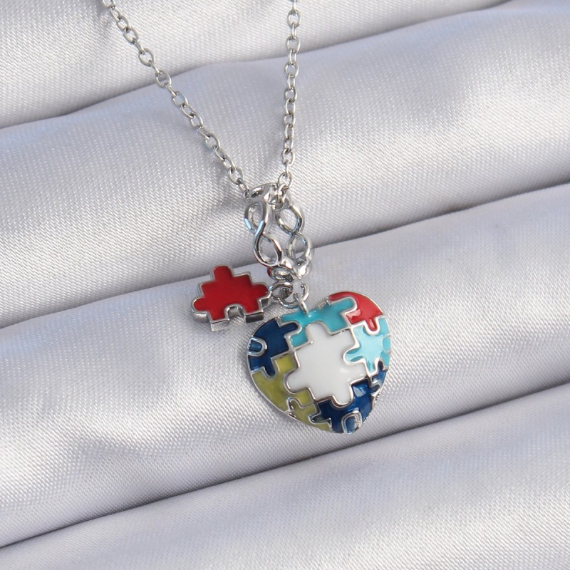 316L Çelik Gümüş Renk Yapboz Motif Kalp Figür Charm Model Kadın Kolye