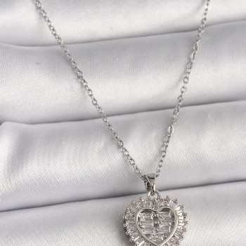 316L Çelik Gümüş Renk Zincir Zirkon Taşlı Kalp Model Kadın Kolye