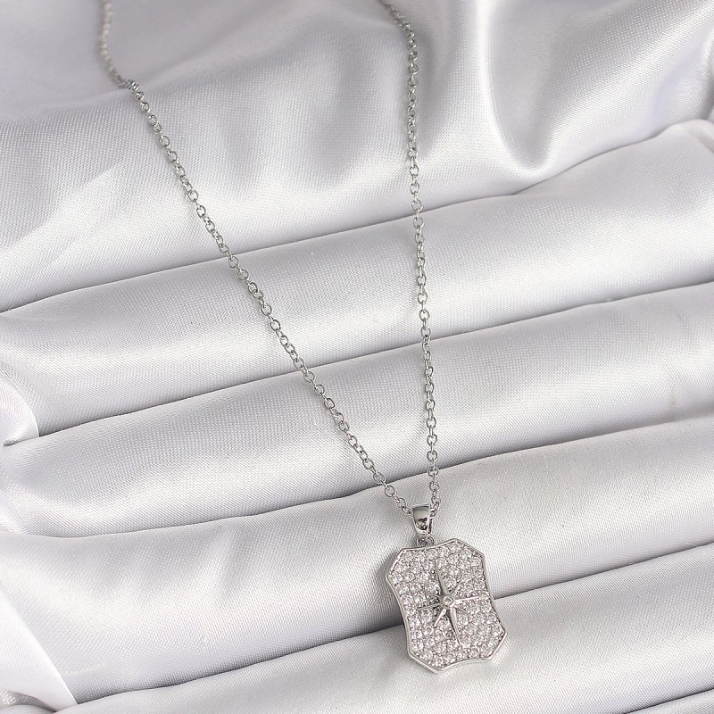 316L Çelik Gümüş Renk Zincir Zirkon Taşlı Kutup Yıldız İşlemeli Madalyon Model Kadın Kolye