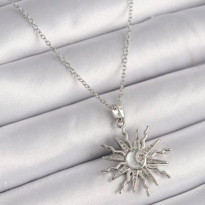 316L Çelik Gümüş Renk Zincir Zirkon Taşlı Yıldız Model Sedefli Ay İşleme Detay Kadın Kolye