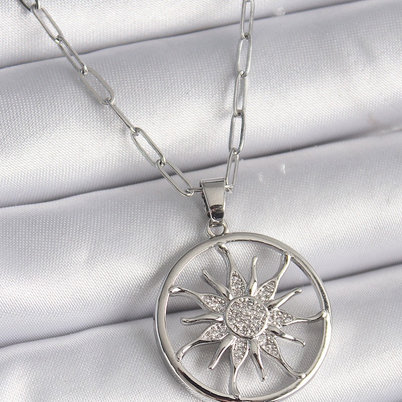 316L Çelik Gümüş Renk Zirkon Taşlı Güneş Madalyon Model Kadın Kolye