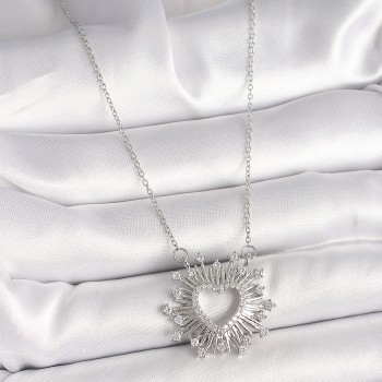 316L Çelik Gümüş Renk Zirkon Taşlı Kalp Model Kadın Kolye