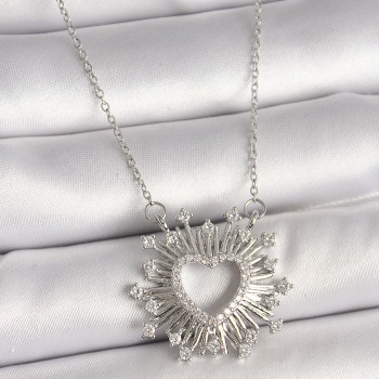 316L Çelik Gümüş Renk Zirkon Taşlı Kalp Model Kadın Kolye