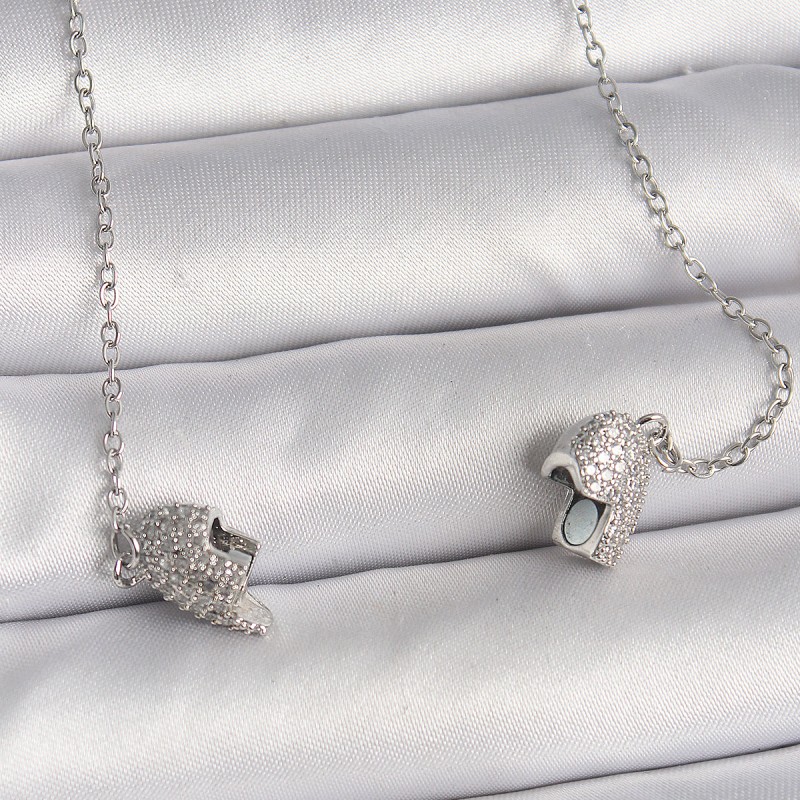 316L Çelik Gümüş Renk Zirkon Taşlı Mıknatıslı Kalp Model Kadın Kolye