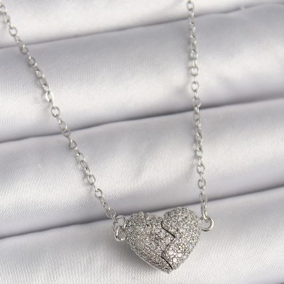 316L Çelik Gümüş Renk Zirkon Taşlı Mıknatıslı Kalp Model Kadın Kolye
