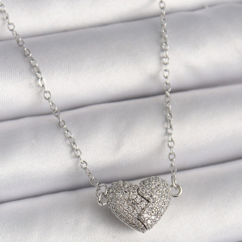 316L Çelik Gümüş Renk Zirkon Taşlı Mıknatıslı Kalp Model Kadın Kolye